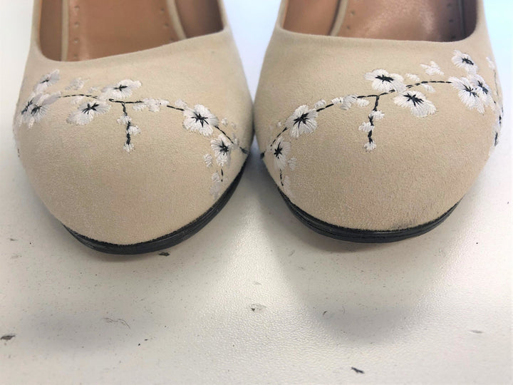 Alexa Wagner Pumps Princess Ric Floral-Embroidered Suede Size 38 High Heel - Celebrity Owned