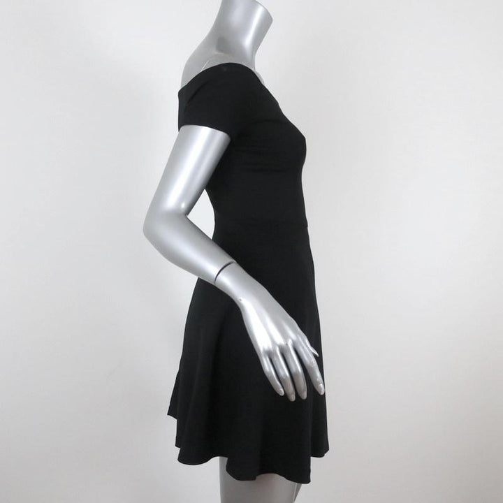 Alice + Olivia Off the Shoulder Mini Dress Carisi Black Stretch Jersey Size 4 - Celebrity Owned