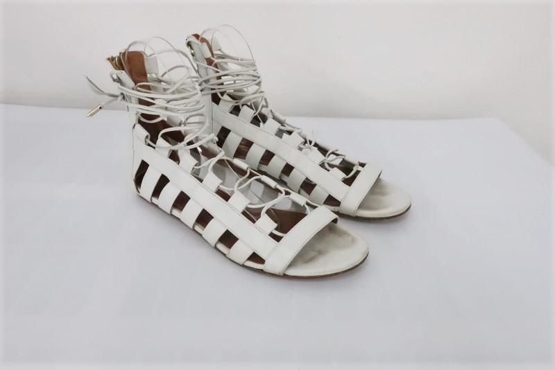 Aquazzura Amazon Gladiator Sandals White Leather Size 37.5 Lace-Up Flats - Celebrity Owned