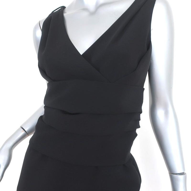 Black Halo Dress Black Pleated Crepe Size 6 Sleeveless Sheath - Celebrity Owned