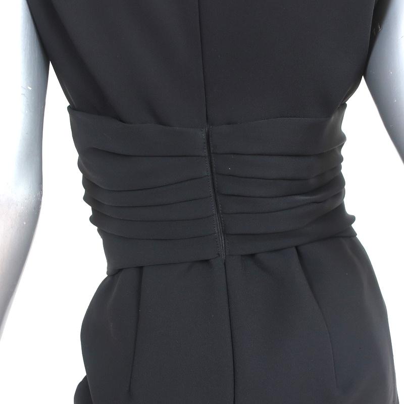 Black Halo Dress Black Pleated Crepe Size 6 Sleeveless Sheath - Celebrity Owned