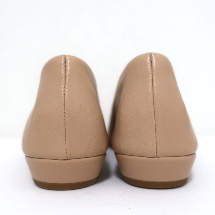 Bottega Veneta Almond Ballet Flats Cipria Beige Leather Size 38 Pointed Toe NEW - Celebrity Owned
