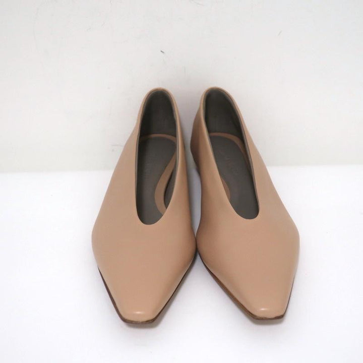 Bottega Veneta Almond Ballet Flats Cipria Beige Leather Size 38 Pointed Toe NEW - Celebrity Owned