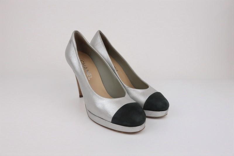 Chanel 15C Cap Toe Platform Pumps Silver Metallic &amp; Black Leather Size 38.5 - Celebrity Owned