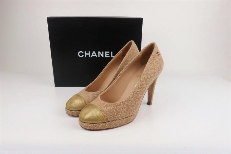 Chanel 15C Loop Tweed Platform Pumps Light Brown Size 38.5 Gold Leather Cap Toe