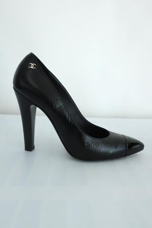 Chanel Cap Toe Pumps Black Leather & Patent Size 39.5 Pointed Toe Heel