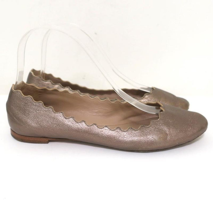 Chloe Lauren Ballet Flats Gold Metallic Scalloped Leather Size 37.5 - Celebrity Owned