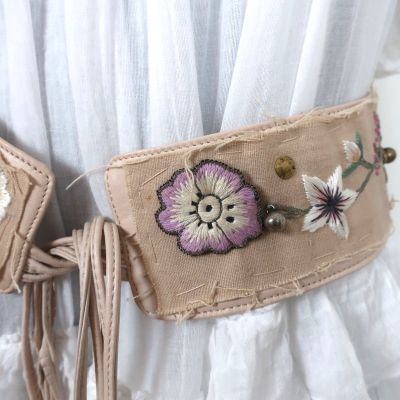 Chloe Tie-Front Wide Belt Floral Embroidered Light Pink Leather Size 80 US 32 - Celebrity Owned