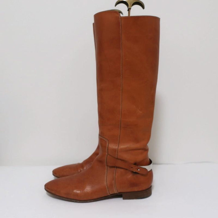 Chloe Tucson Riding Boots Brown Leather and Metal Size 39 Knee High Flat Boots - Celebrity Owned