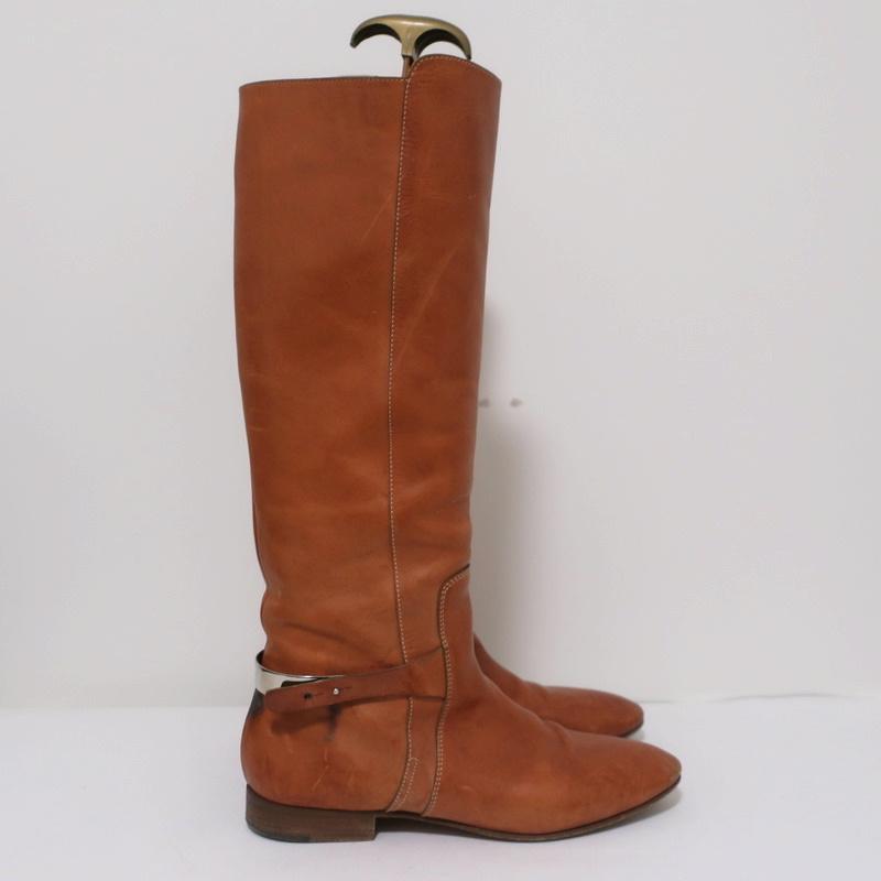 Chloe Tucson Riding Boots Brown Leather and Metal Size 39 Knee High Flat Boots - Celebrity Owned
