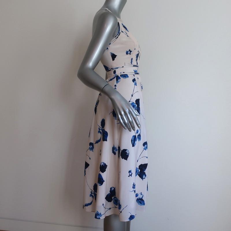 Club Monaco Dress Klarika Very Light Pink/Blue Floral Print Silk Size Celebrity Owned Club Monaco Dress Klarika Very Light Pink/Blue Floral Print Silk Size Celebrity Owned