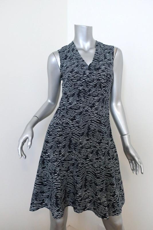 Derek Lam Dress Navy/White Printed Stretch Silk Size 2 Sleeveless Fit & Flare