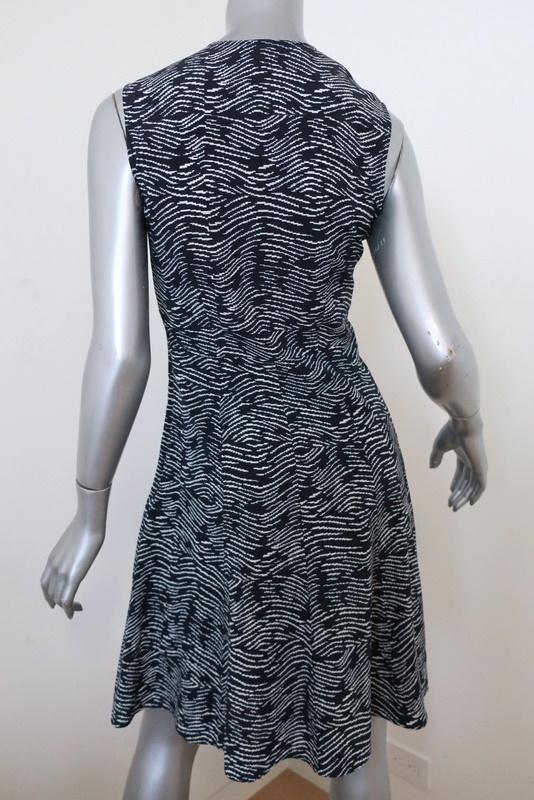 Derek Lam Dress Navy/White Printed Stretch Silk Size 2 Sleeveless Fit &amp; Flare - Celebrity Owned