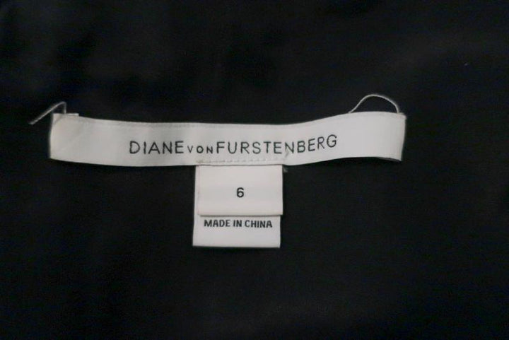 Diane von Furstenberg Sarita Dress Black Flower Lace Size 6 V-Back 3/4 Sleeve - Celebrity Owned