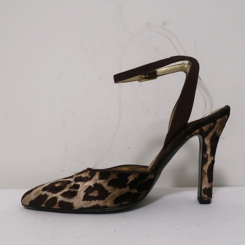 Dolce &amp; Gabbana Ankle Strap Pumps Leopard Print Velvet Size 38 Pointed Toe Heel - Celebrity Owned