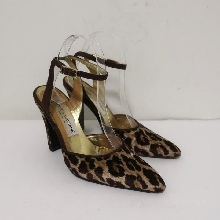 Dolce &amp; Gabbana Ankle Strap Pumps Leopard Print Velvet Size 38 Pointed Toe Heel - Celebrity Owned