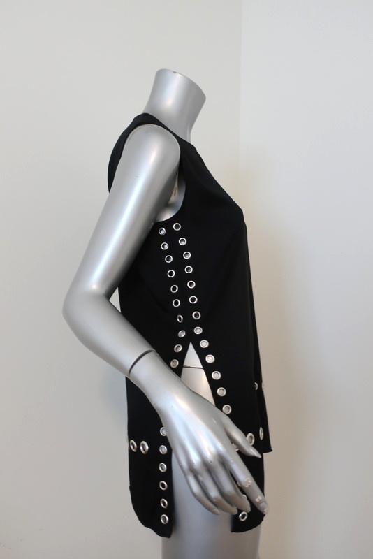 Elizabeth and James Top Khan Black Grommet-Trim Satin Crepe Size Extra Small - Celebrity Owned