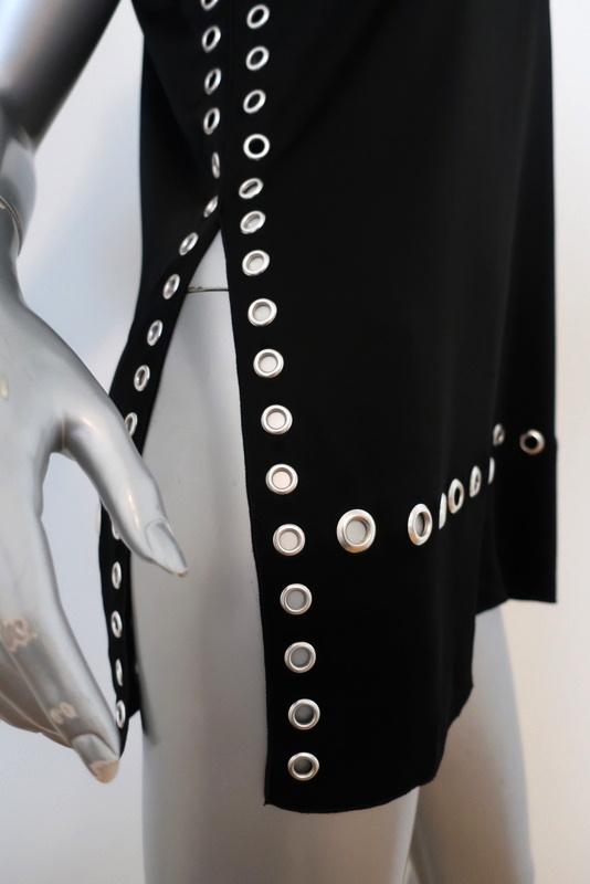 Elizabeth and James Top Khan Black Grommet-Trim Satin Crepe Size Extra Small - Celebrity Owned