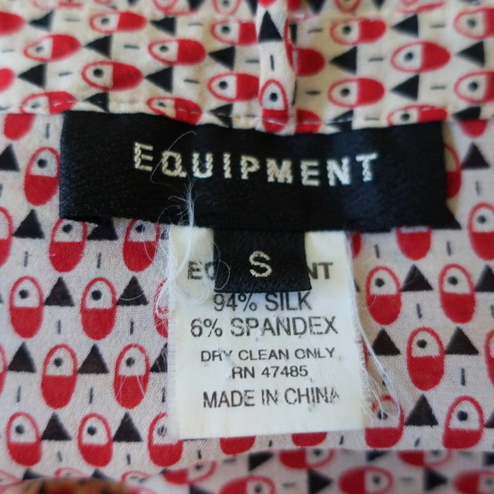 Equipment Blouse Beige/Red Printed Stretch Silk Size Small Tie Neck Shirt - Celebrity Owned