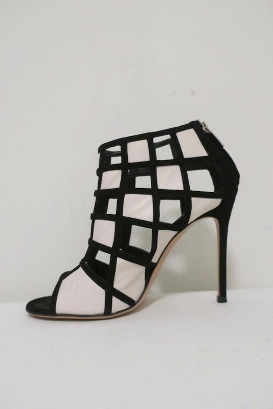 Gianvito Rossi Geometric Cutout Booties Black Suede &amp; White Leather Size 36.5 - Celebrity Owned