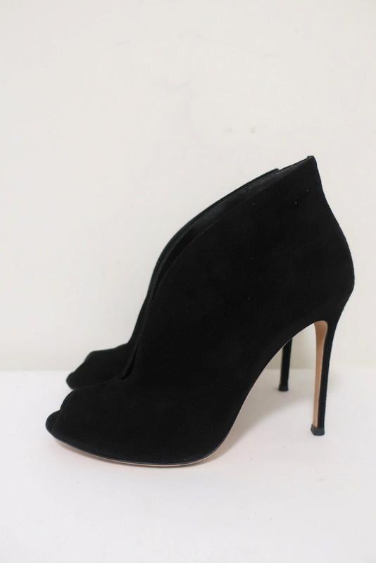 Gianvito Rossi Vamp Booties Black Suede Size 39.5 Peep Toe Ankle Boots - Celebrity Owned