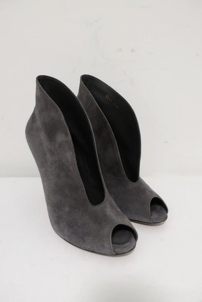 Gianvito Rossi Vamp Booties Gray Suede Size 39.5 Peep Toe Ankle Boots - Celebrity Owned